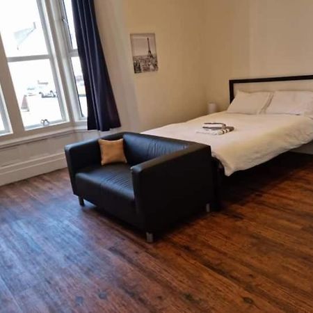 Waterlooguesthouse Hanley Bagian luar foto